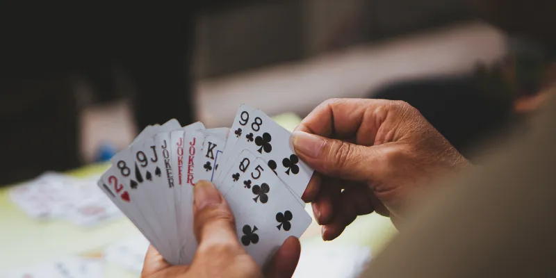 Lỗi cần tránh khi chơi bài tiến lên online